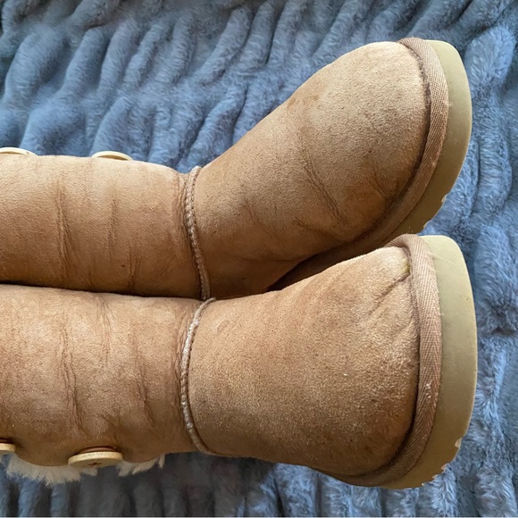 Ugg Bailey Button Triplet II Boot - Picture 5 of 12